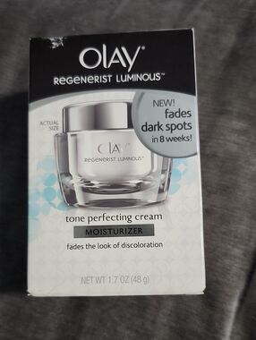 Olay Regenerist Luminous Tone Perfecting Cream Moisturizer - White